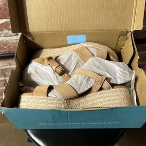 Honey Suede TOMS Willow sandals